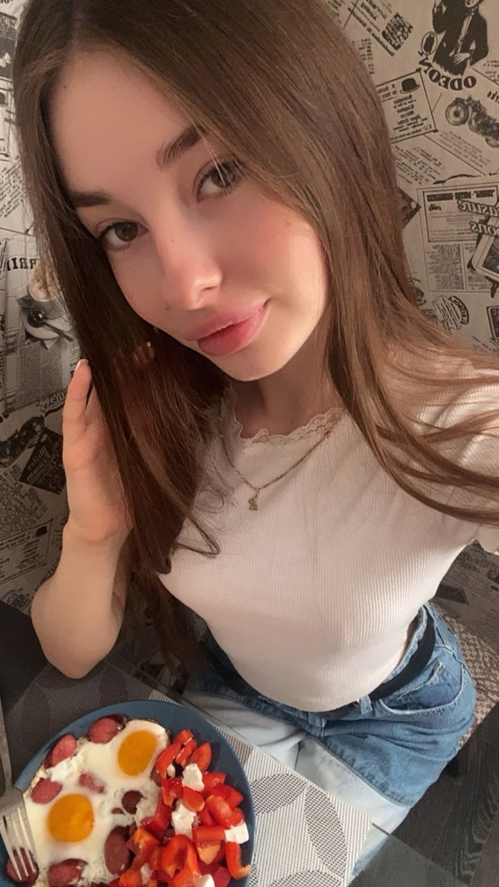Ava — Bio, OnlyFans & Rankings | Thronly