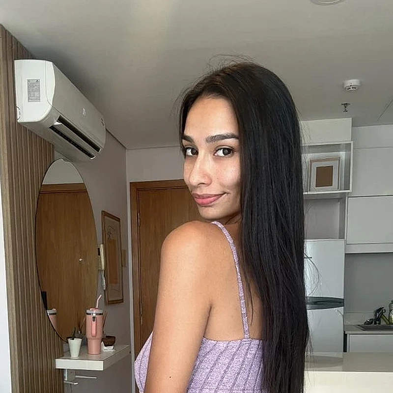 Nina Fox